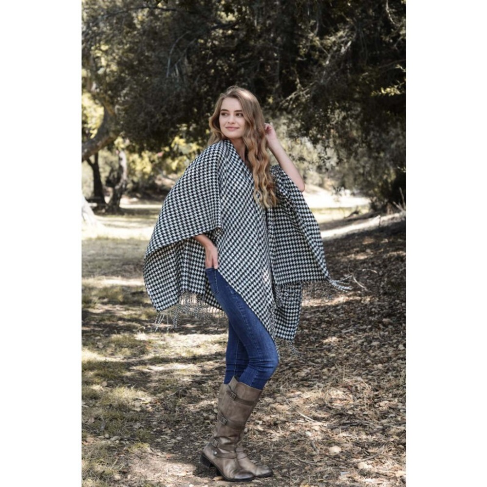 Houndstooth Ruana - Picture 3 of 6